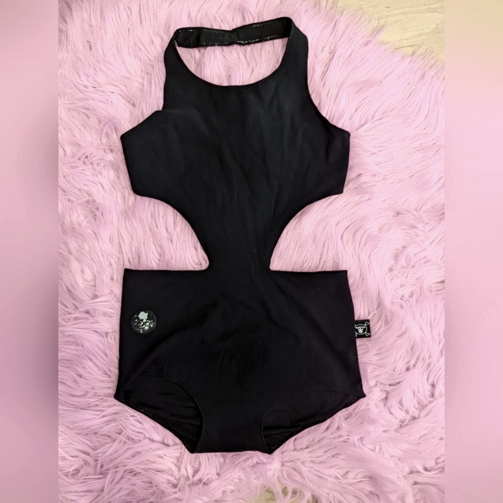 Nununu black girls swimsuit (Australia brand) 8-9